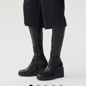 Vagabond Deena tall stretch boots.